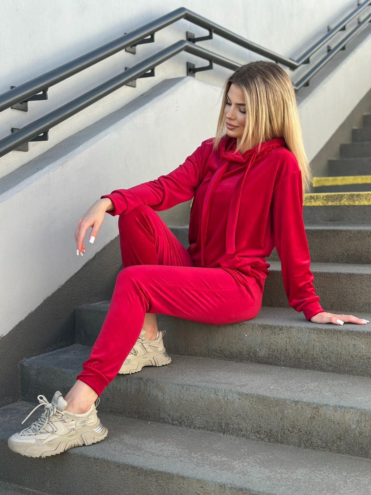 KOMPLET WELUROWY  WINO DMF