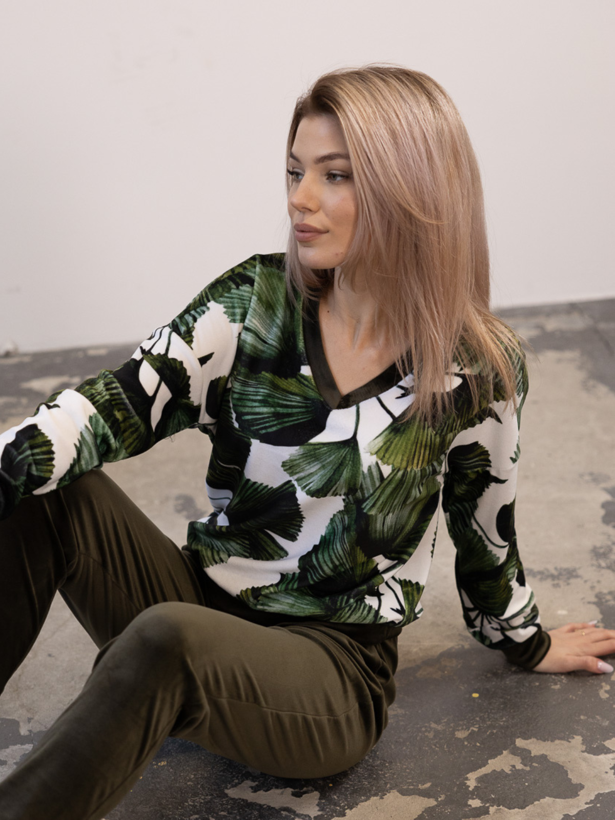 DRES WELUROWY KHAKI PRINT